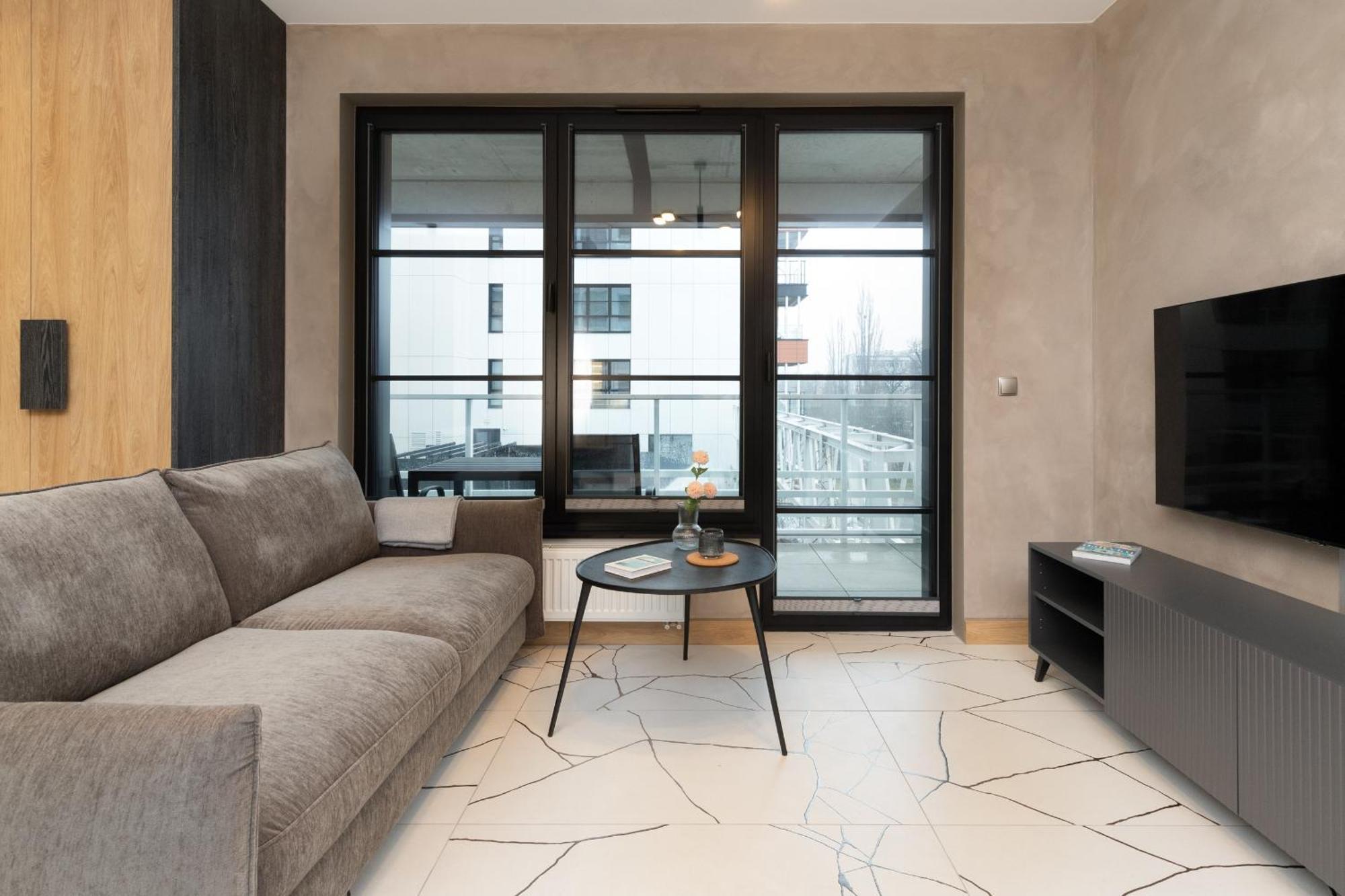 Loft Near The Old Town Parking & Balcony By Renters Апартаменти