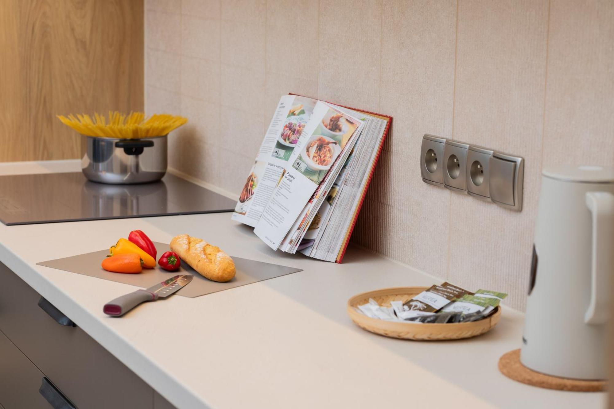 Апартаменти Loft Near The Old Town Parking & Balcony By Renters Гданськ