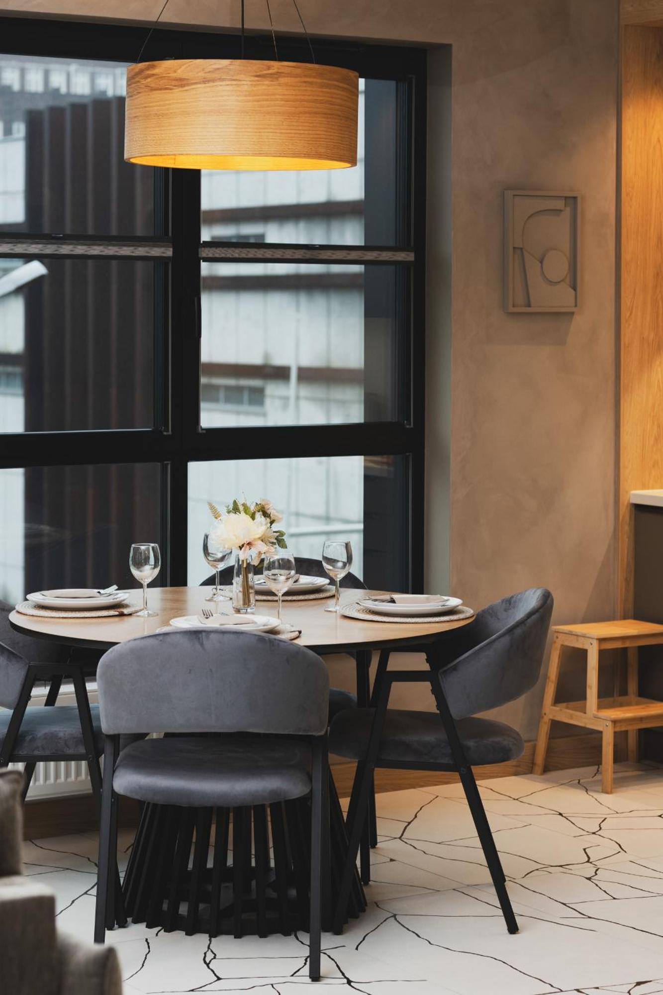 Апартаменти Loft Near The Old Town Parking & Balcony By Renters