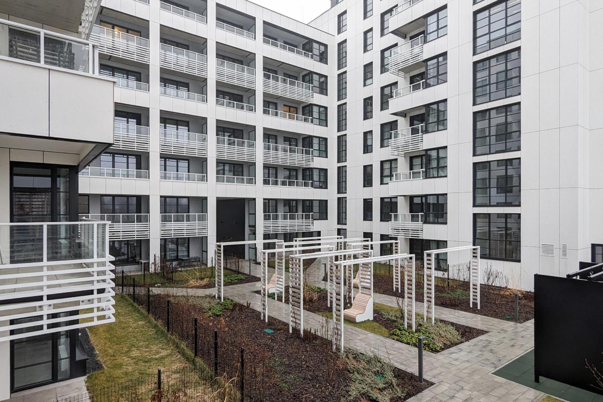 Loft Near The Old Town Parking & Balcony By Renters Апартаменти *
